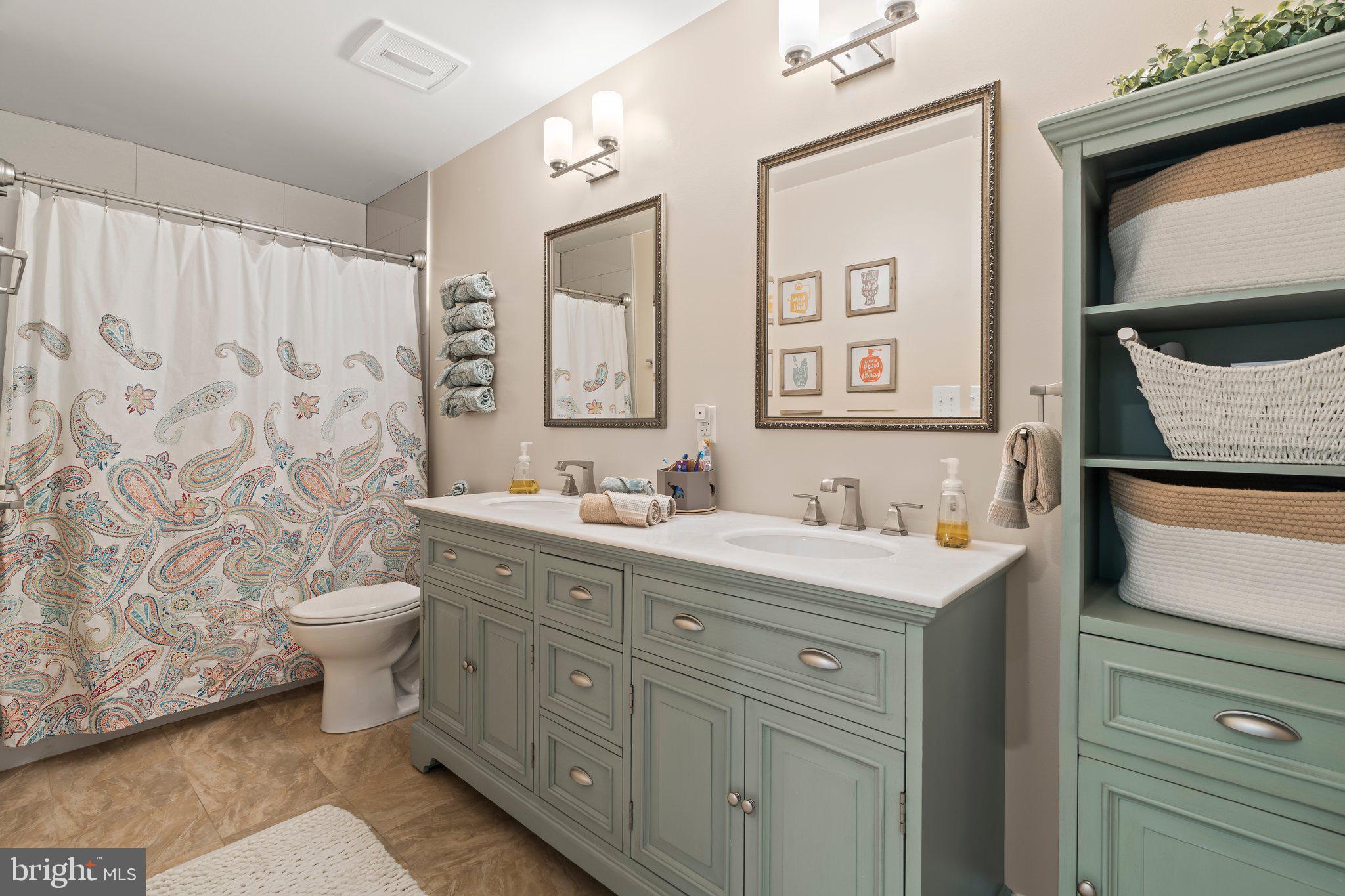 WHITPAIN WOODS - Residential