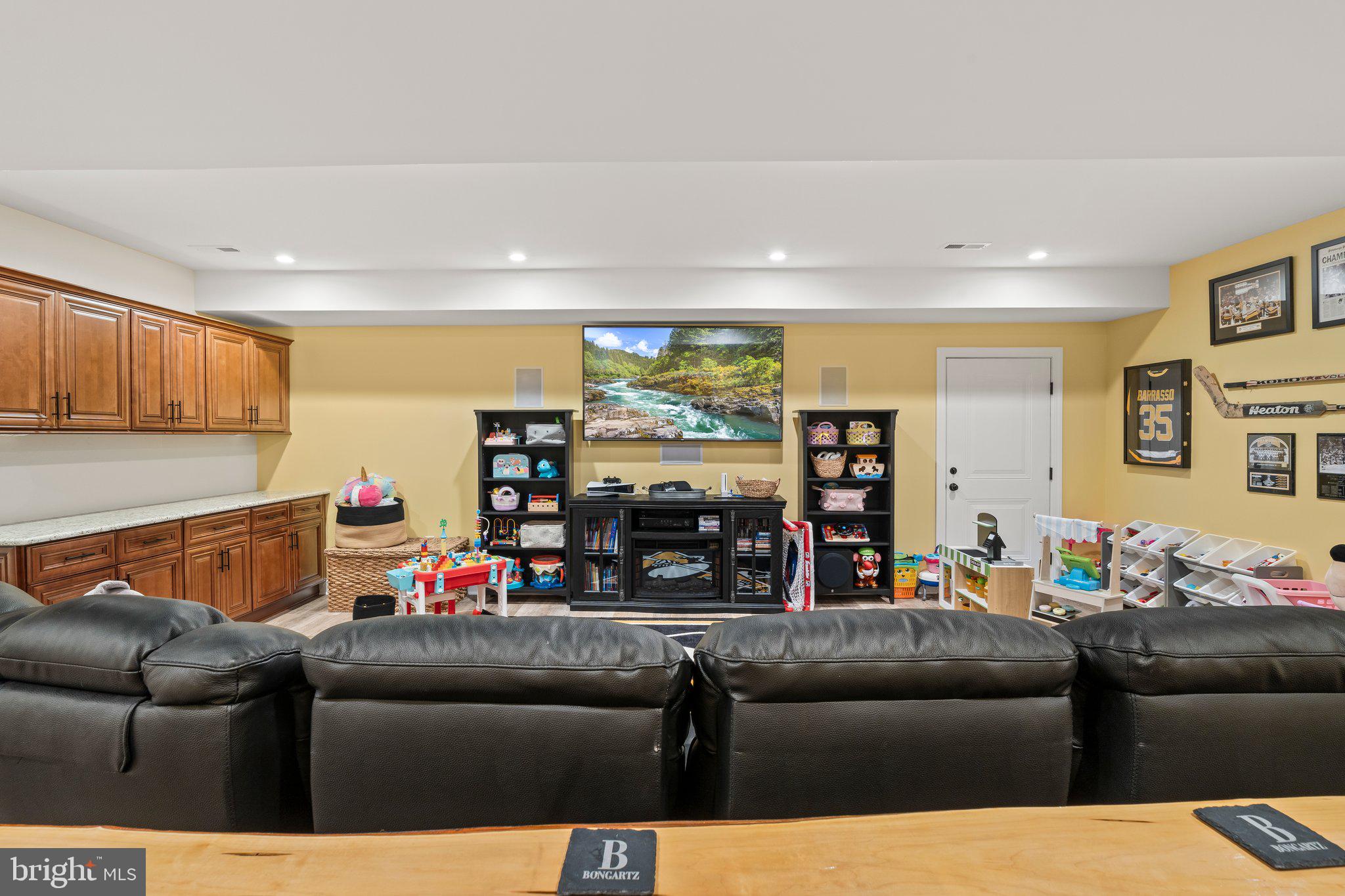 WHITPAIN WOODS - Residential