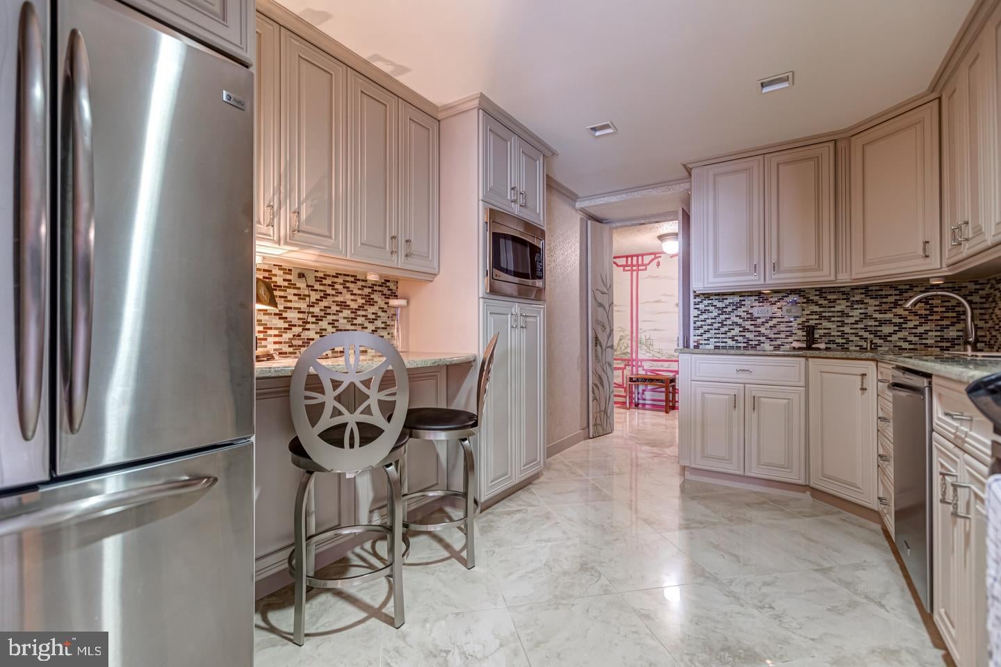 233 S 6TH STREET 1602L