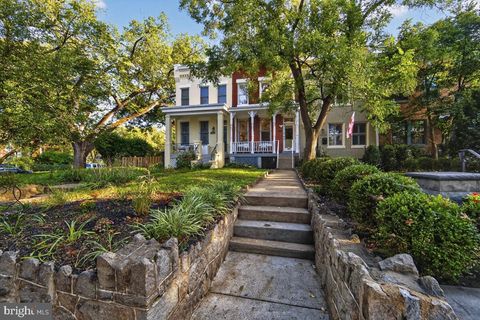 1327 SOUTH CAROLINA AVENUE SE WASHINGTON DC 20003