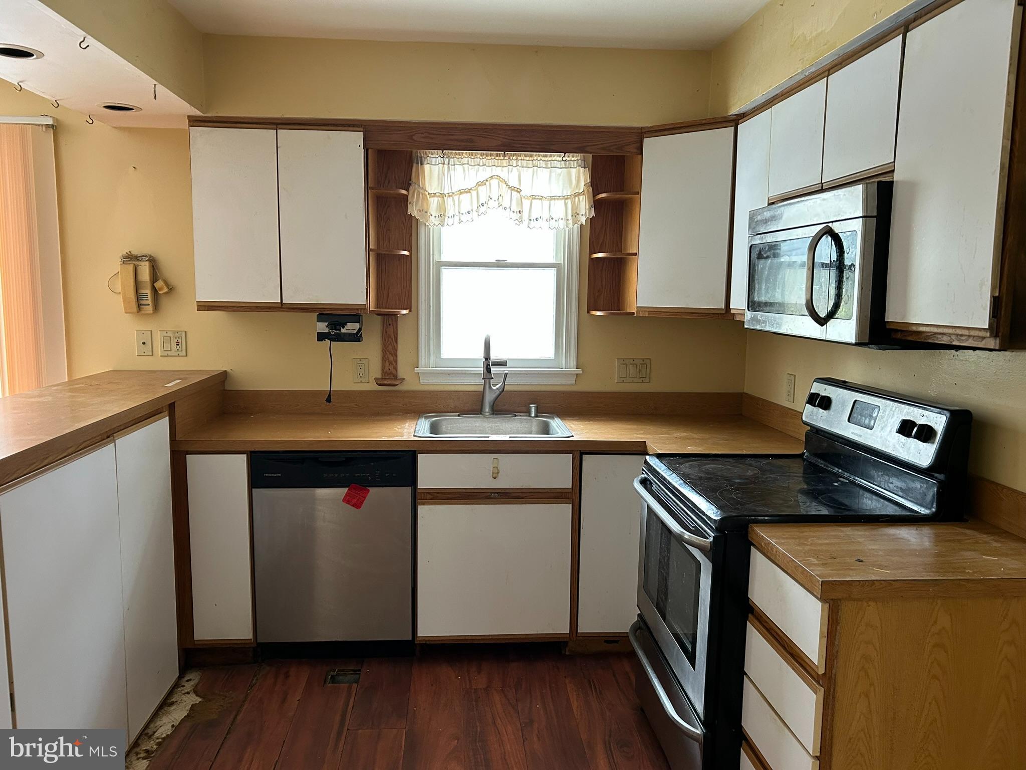 AVALON SHORES - Residential