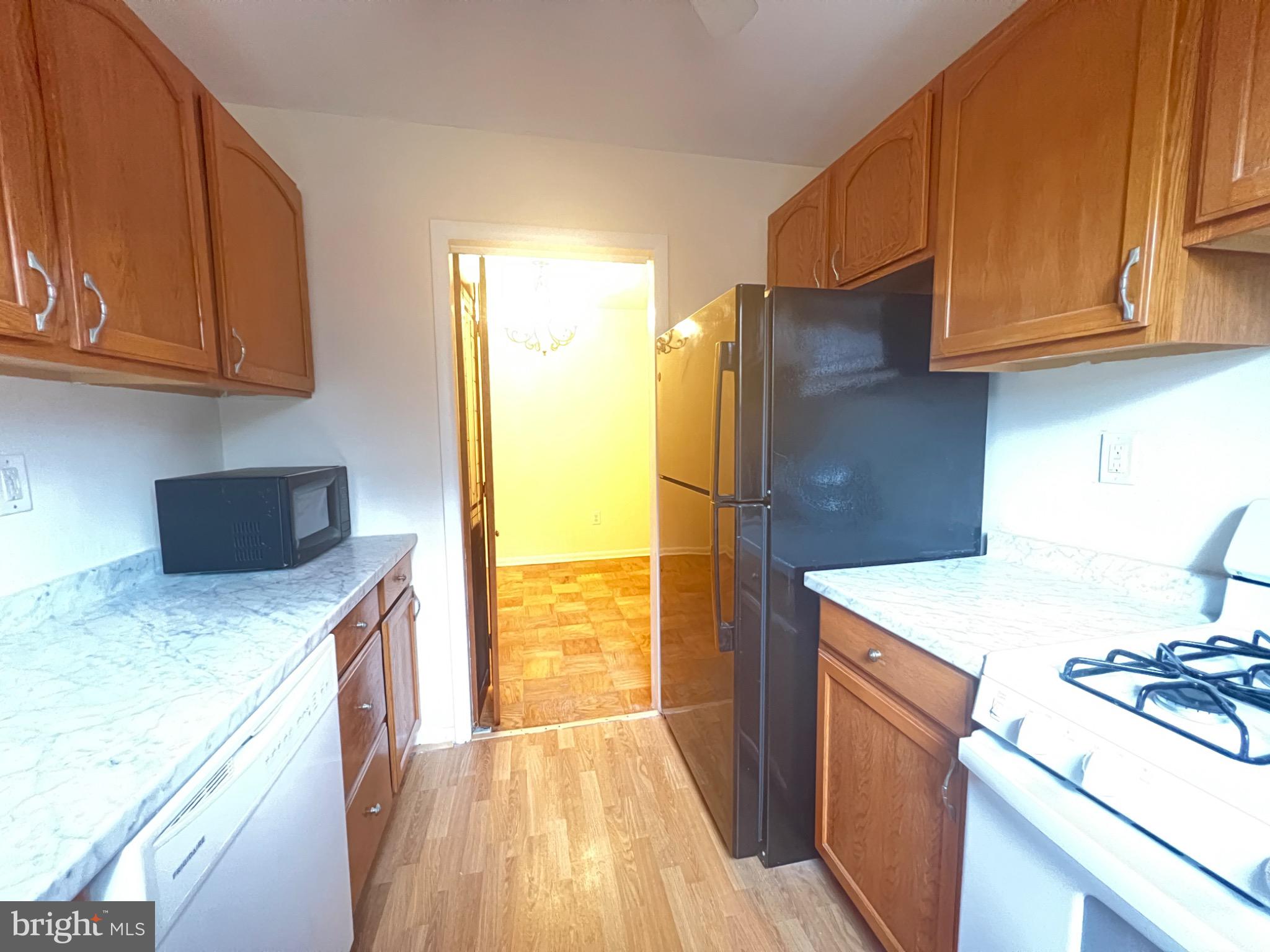 VILLAGE GREEN - Residential Lease