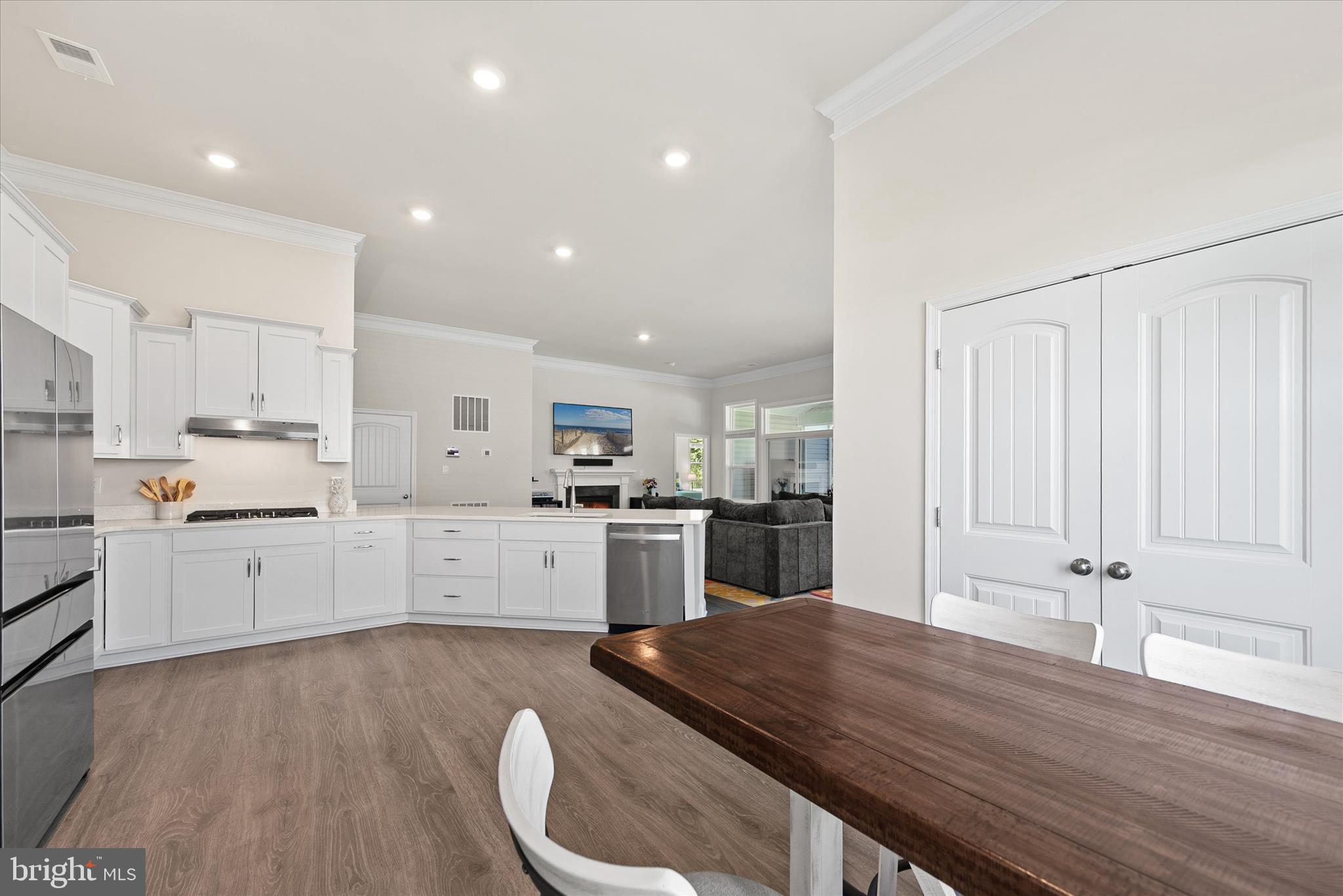 WOODFIELD PRESERVE - Residential