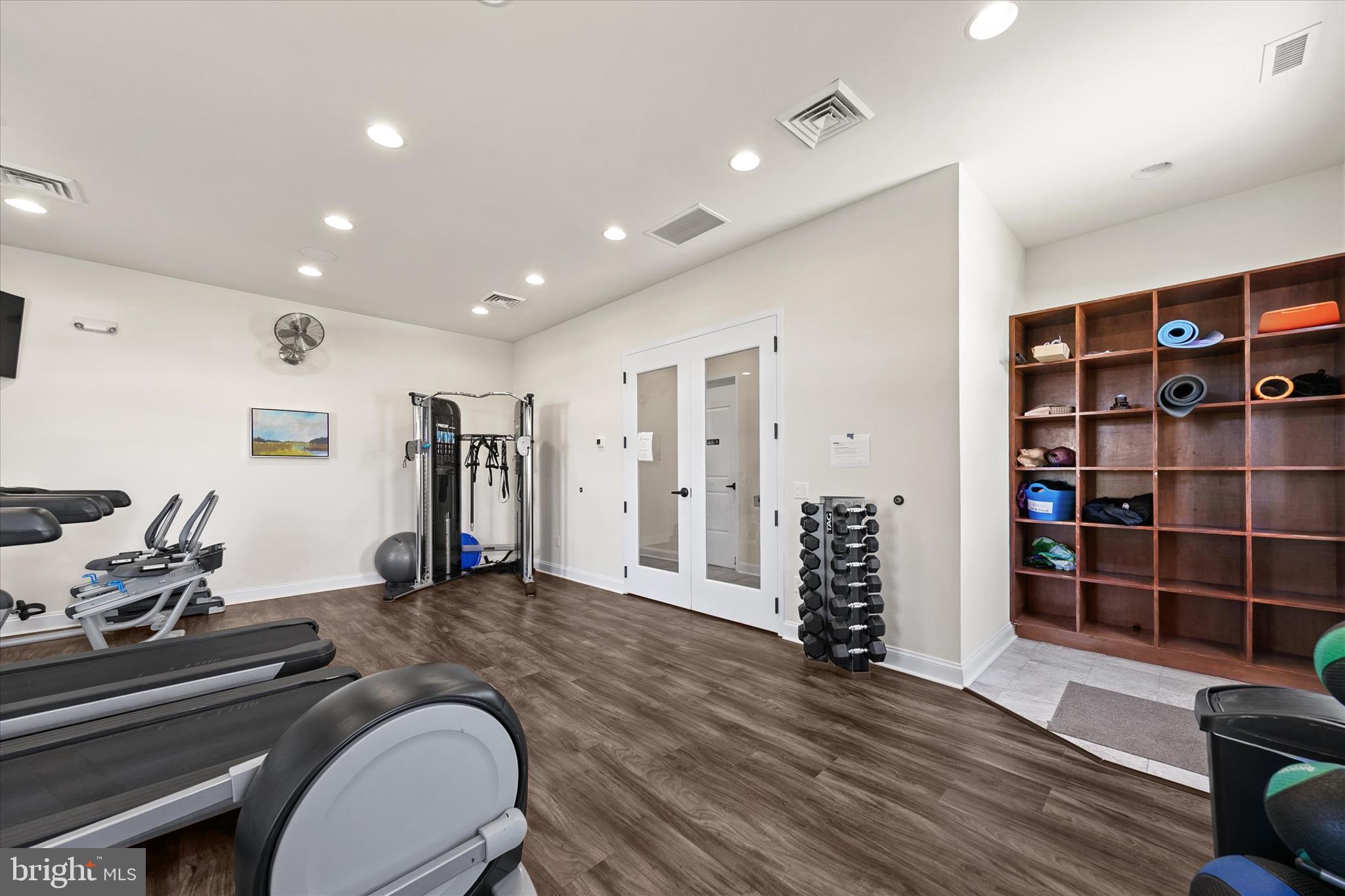 WOODFIELD PRESERVE - Residential