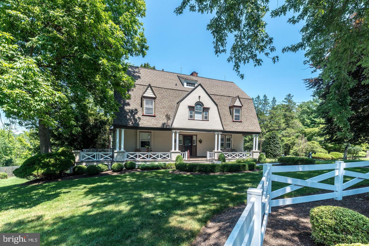 1633 GRASSHOPPER LANE