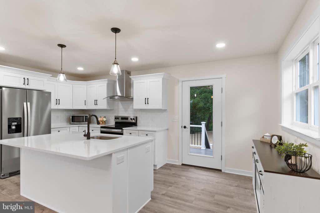 Photo of 607 Walnut Avenue, HARRISBURG, PA 17112 (MLS # PADA2061508)