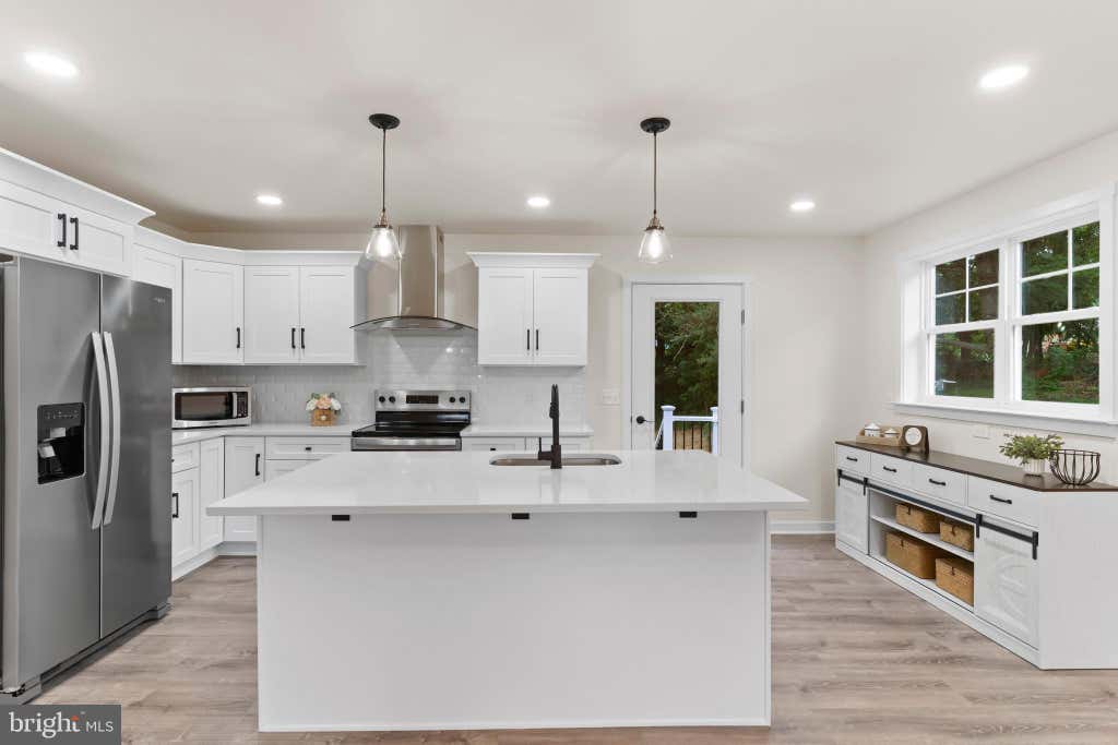 Photo of 607 Walnut Avenue, HARRISBURG, PA 17112 (MLS # PADA2061508)