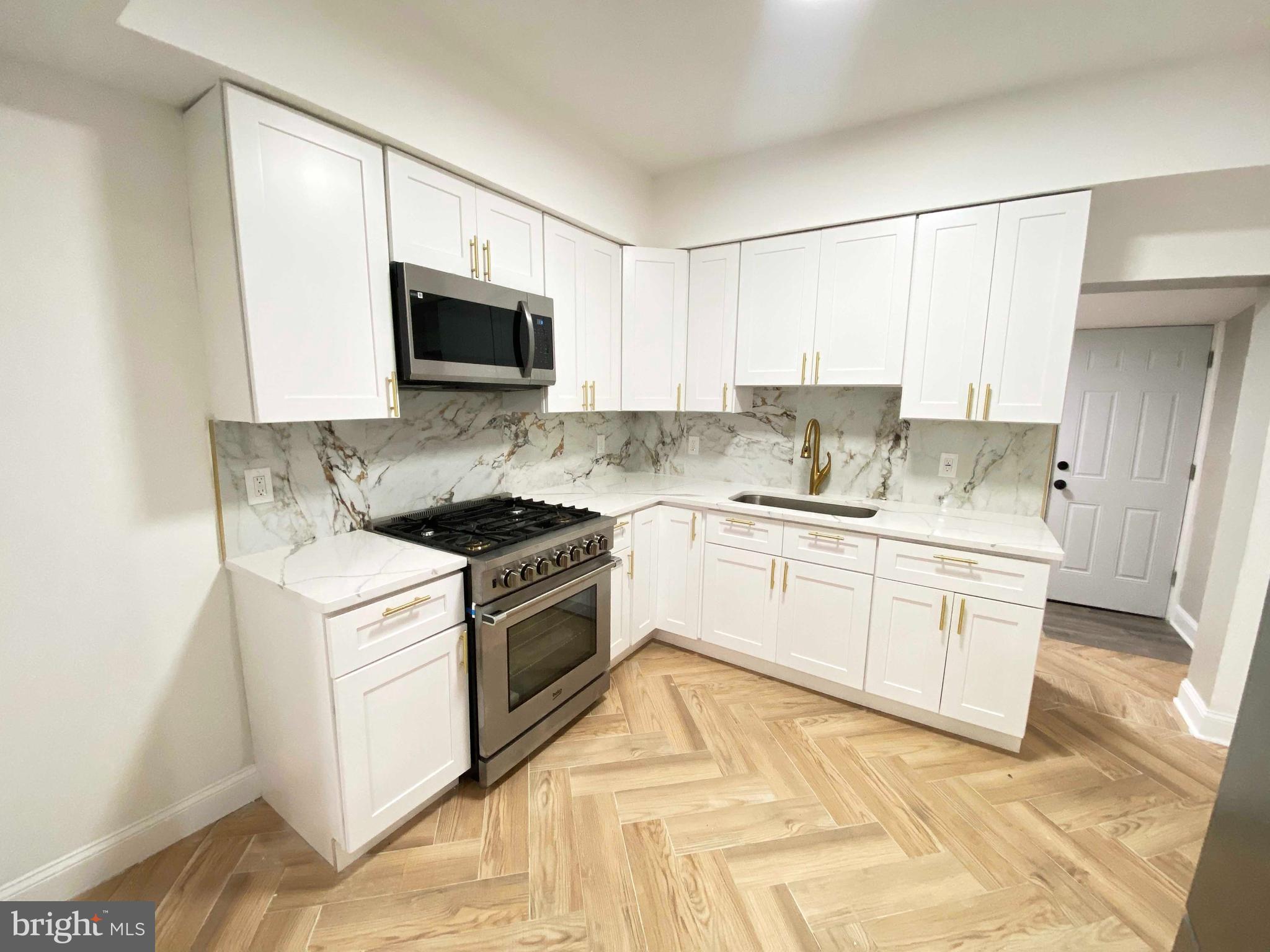 PORT RICHMOND - Residential