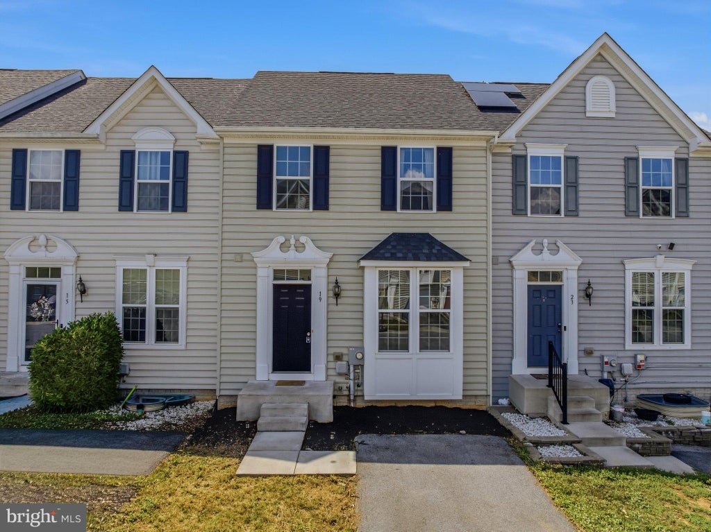 Photo of 19 Ontario Drive, FALLING WATERS, WV 25419 (MLS # WVBE2052378)