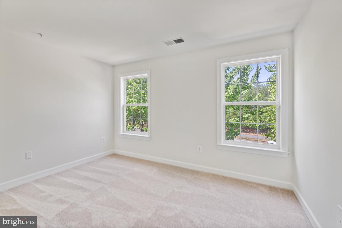 RUSSETT - Residential