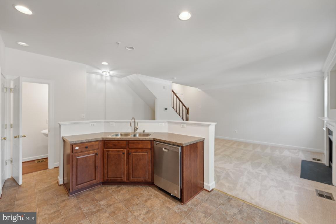 RUSSETT - Residential