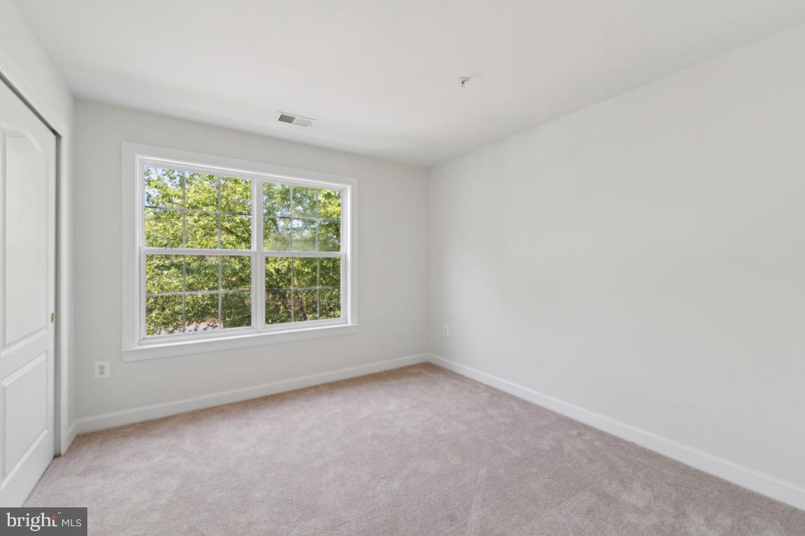 RUSSETT - Residential