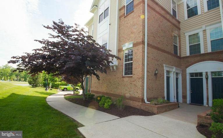 RIDGES AT BELMONT - Residential Lease