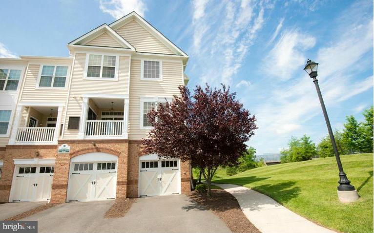 RIDGES AT BELMONT - Residential Lease