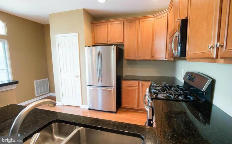 RIDGES AT BELMONT - Residential Lease