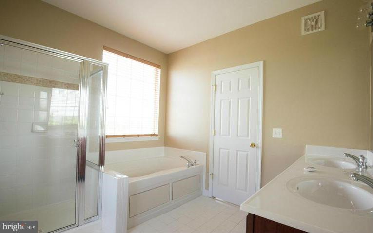 RIDGES AT BELMONT - Residential Lease