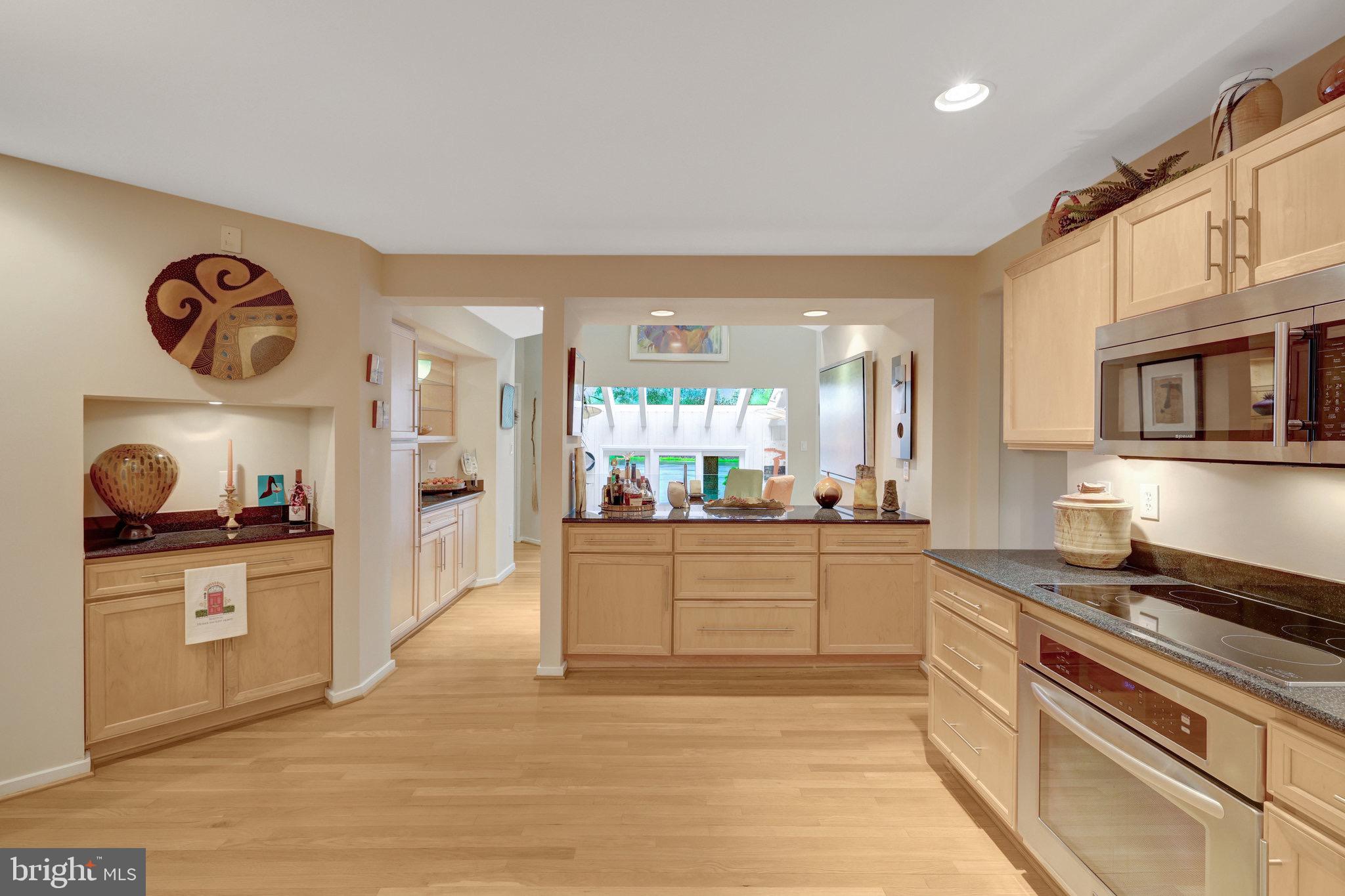 RESTON - Residential