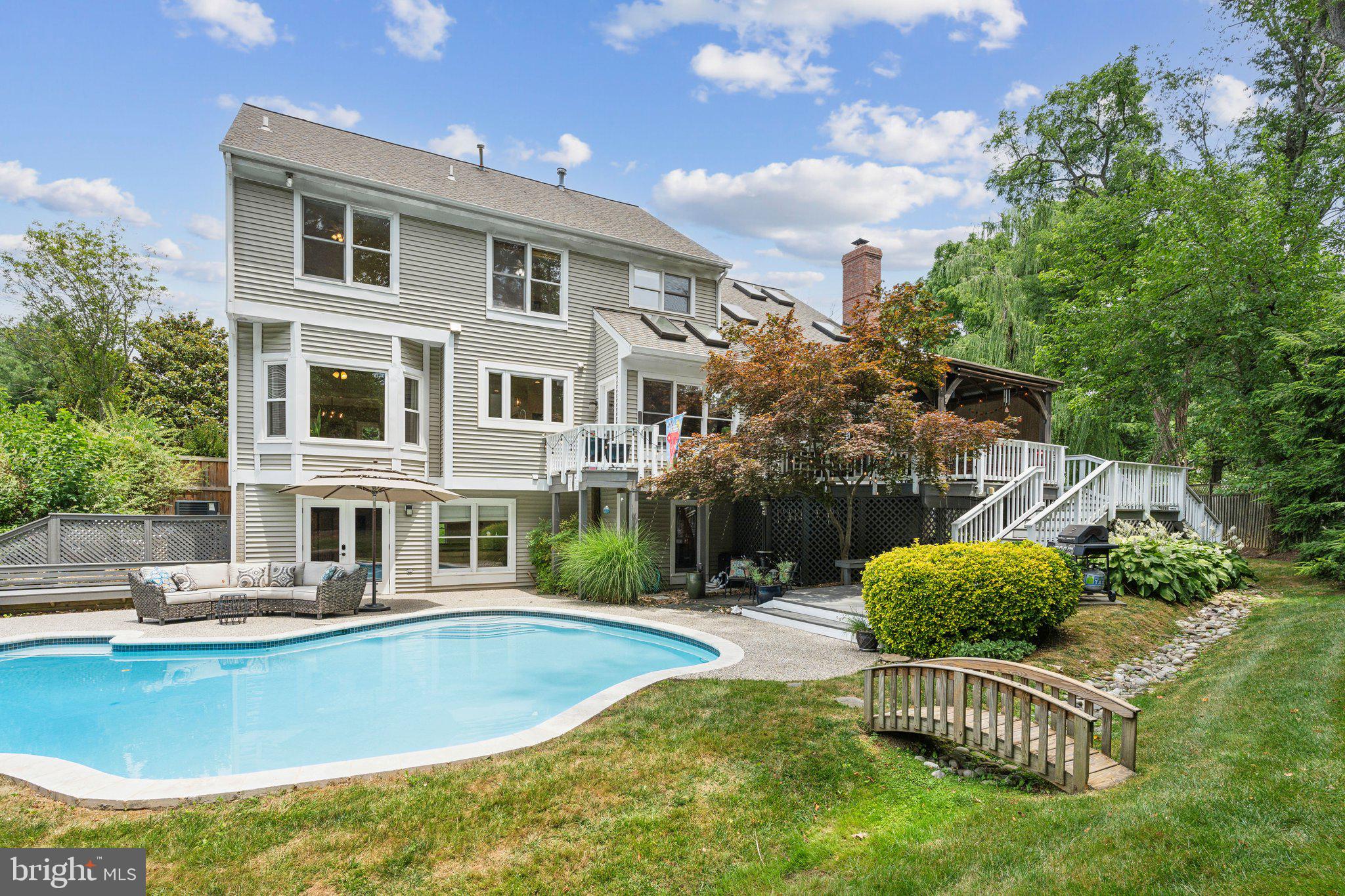 OAKTON GROVE - Residential