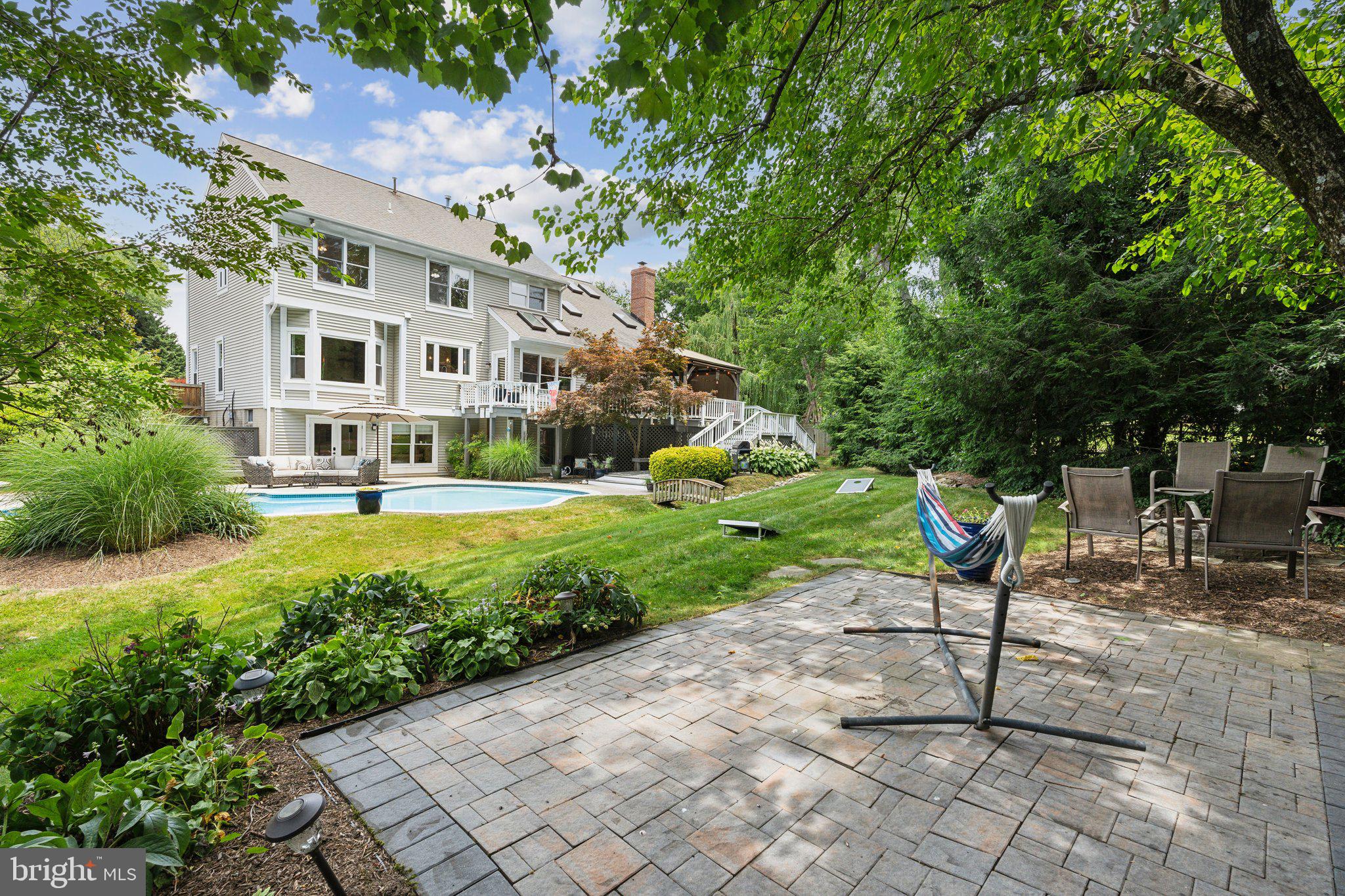 OAKTON GROVE - Residential