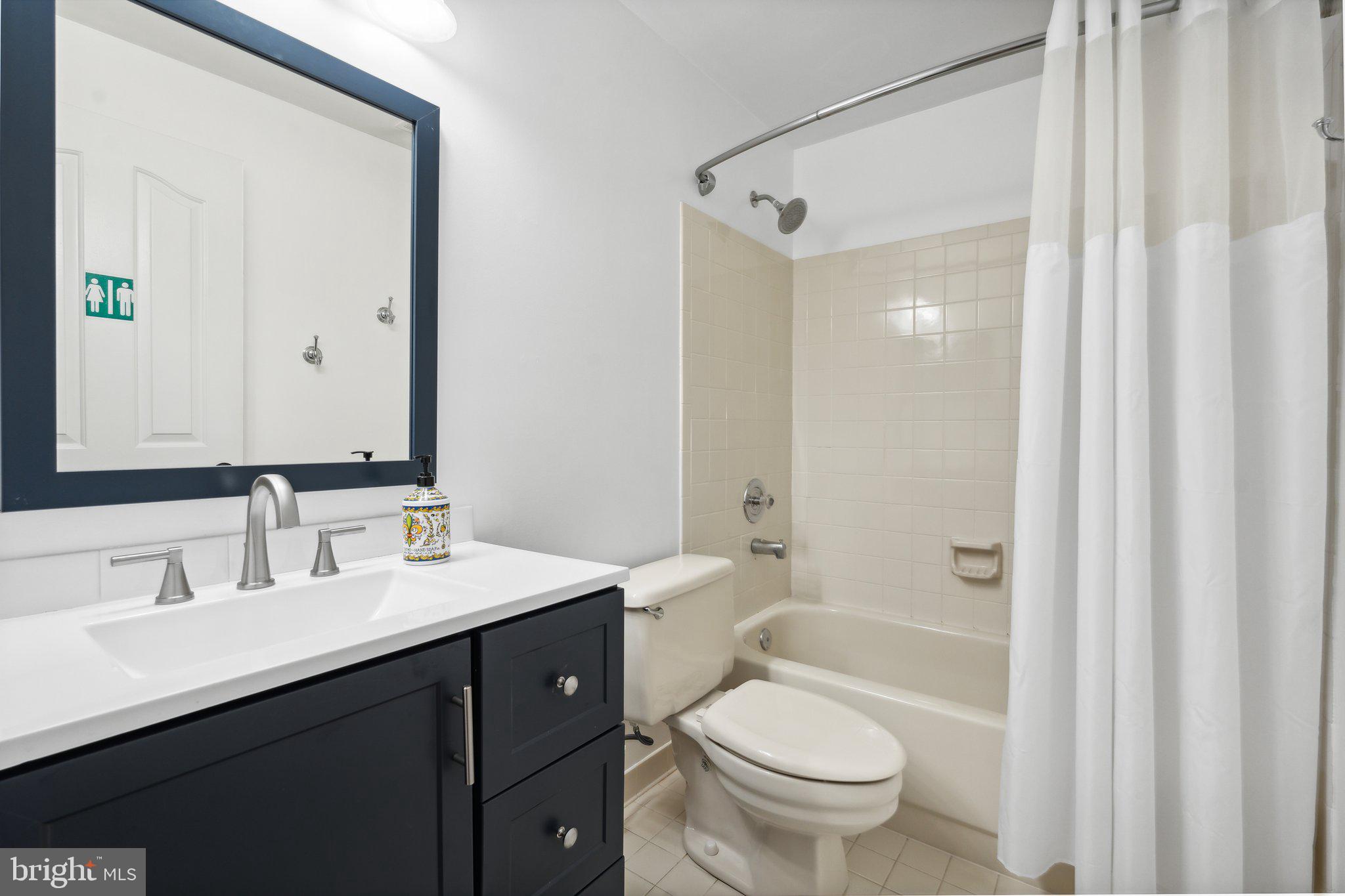 OAKTON GROVE - Residential