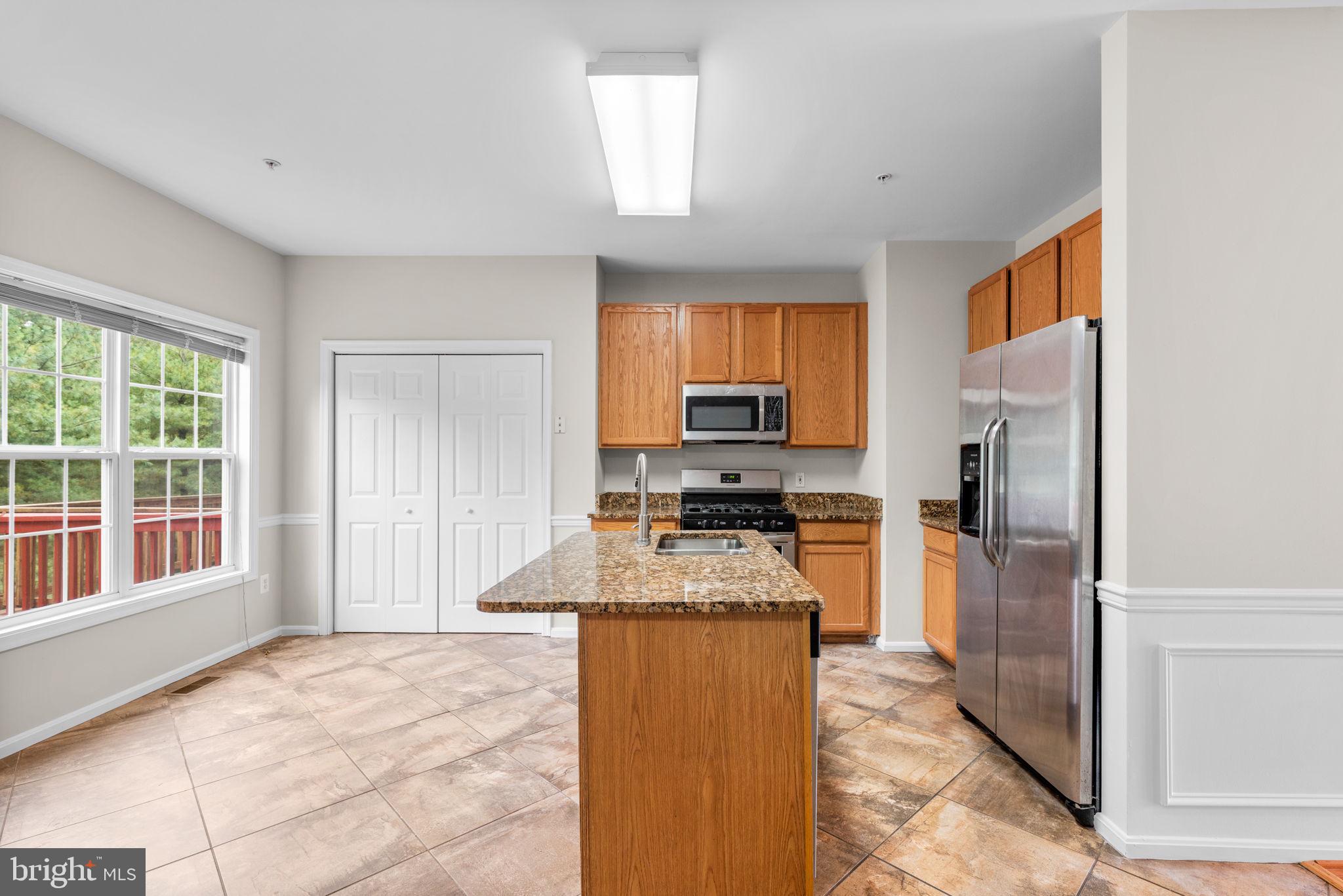 EMERALD KNOLLS - Residential