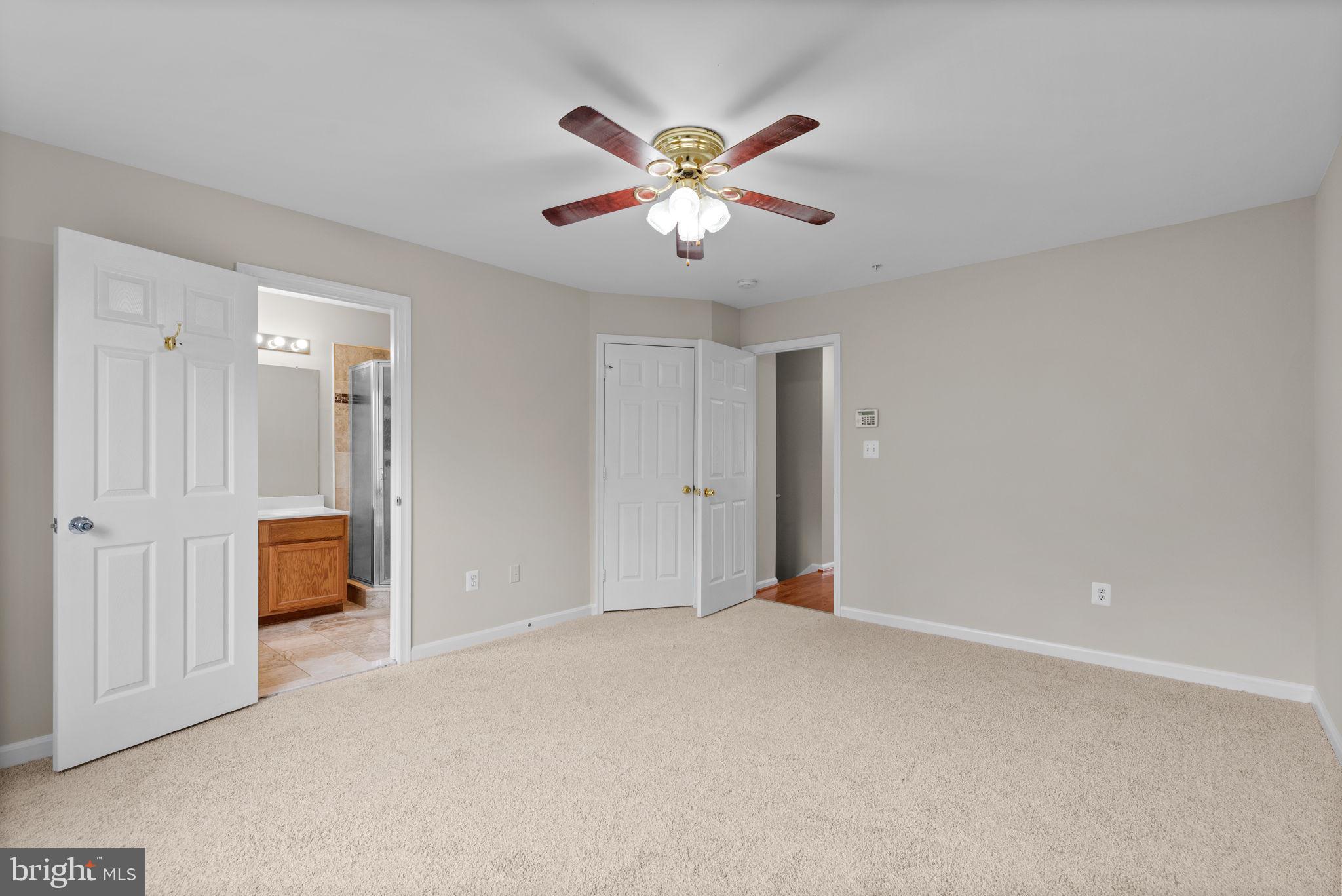EMERALD KNOLLS - Residential