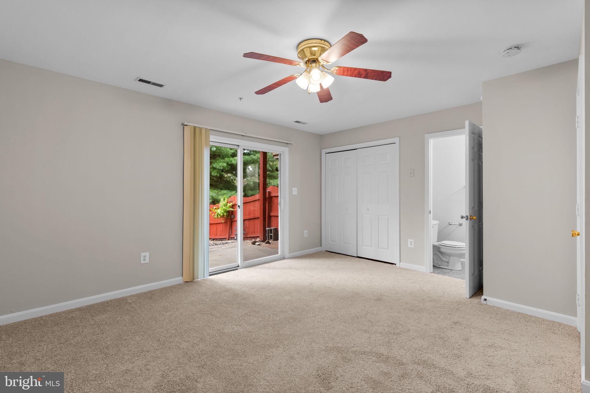 EMERALD KNOLLS - Residential