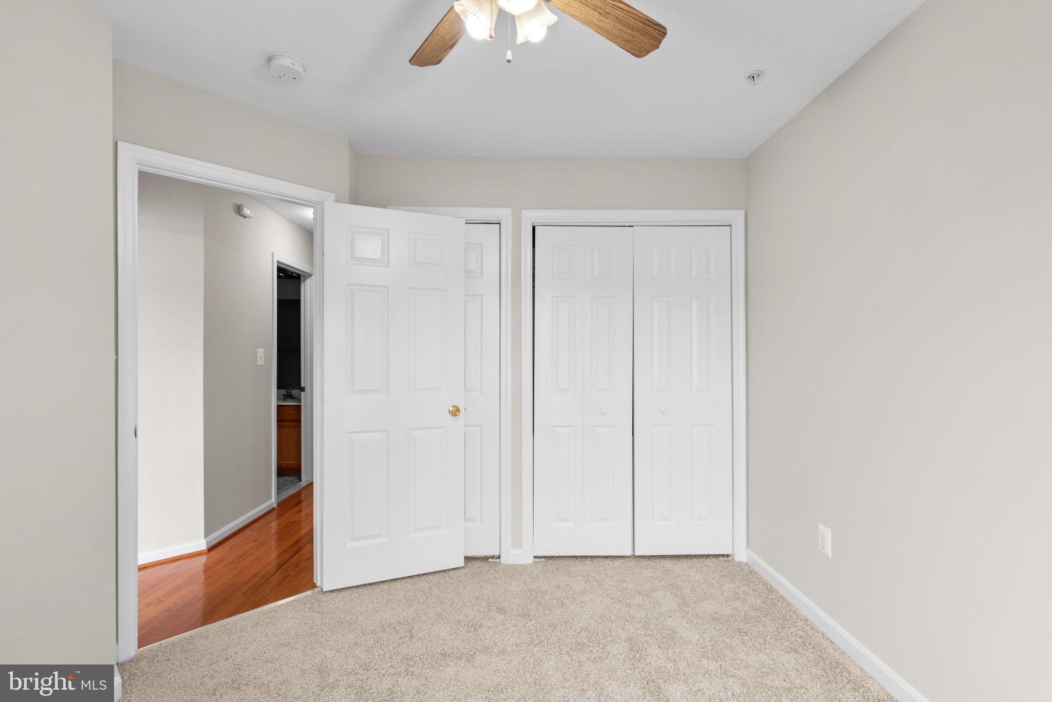 EMERALD KNOLLS - Residential