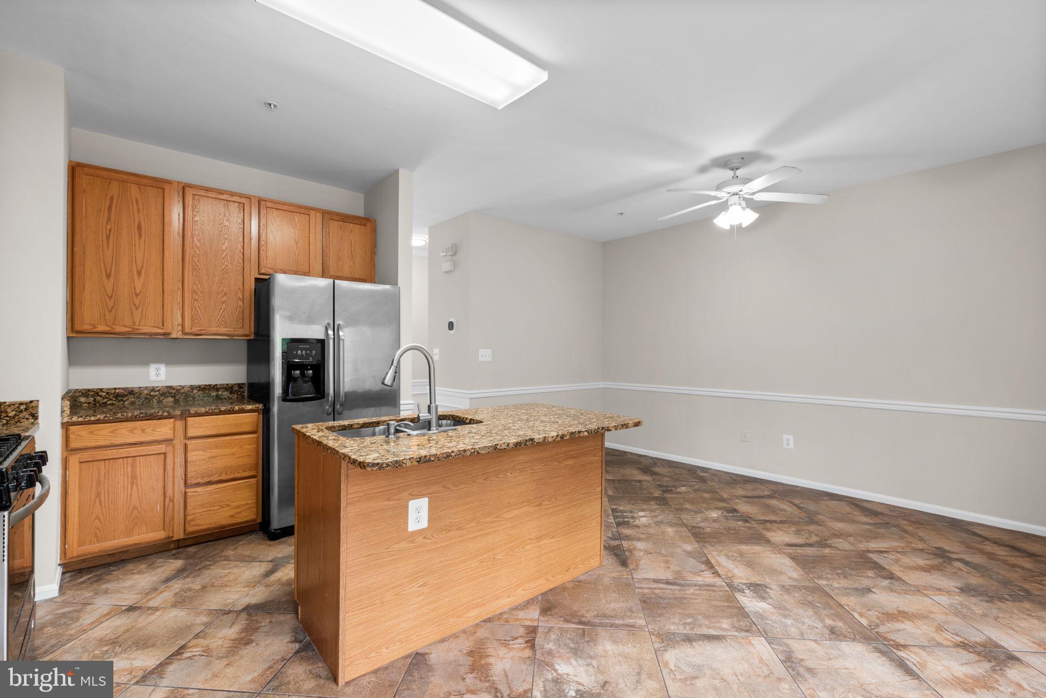 EMERALD KNOLLS - Residential