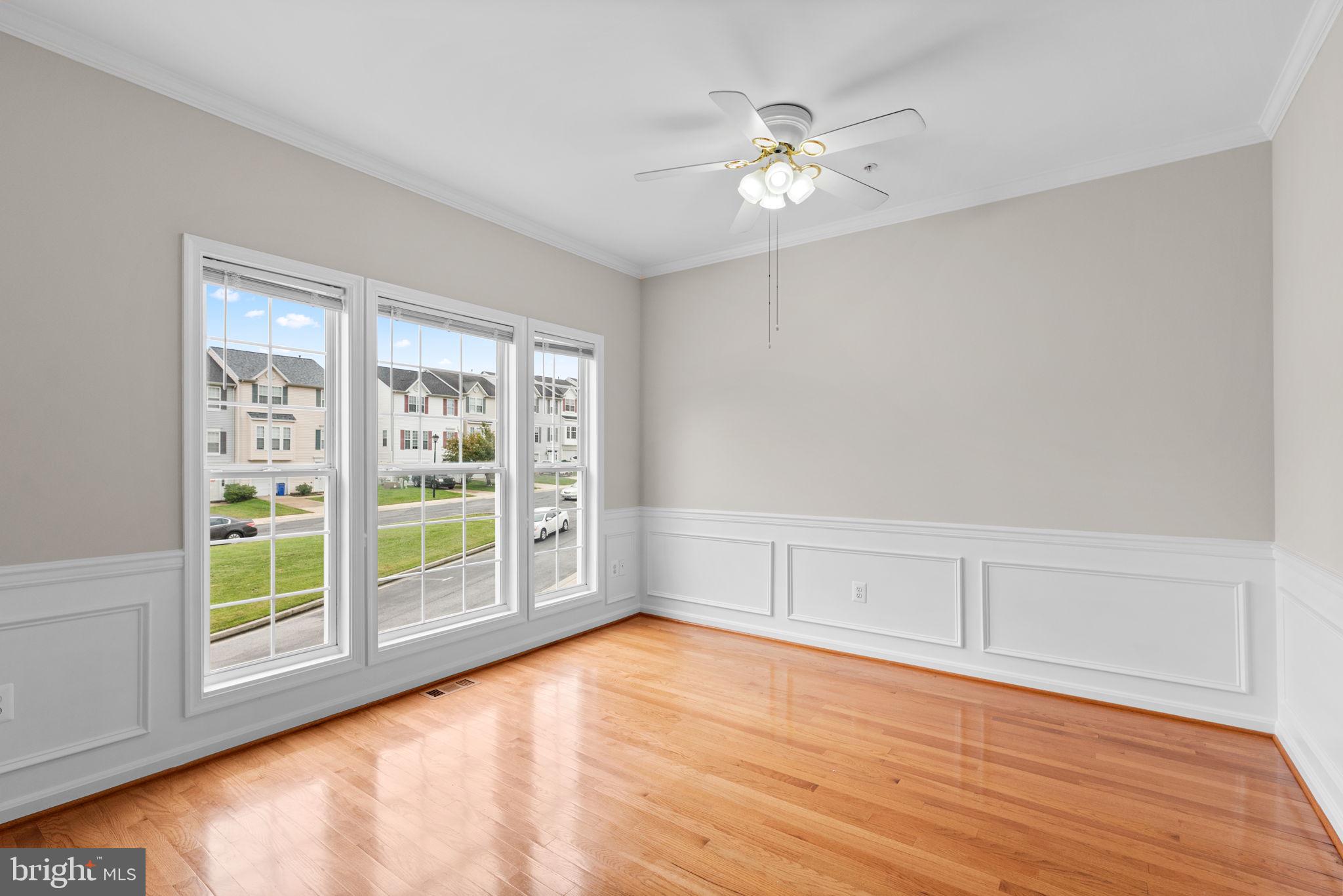 EMERALD KNOLLS - Residential