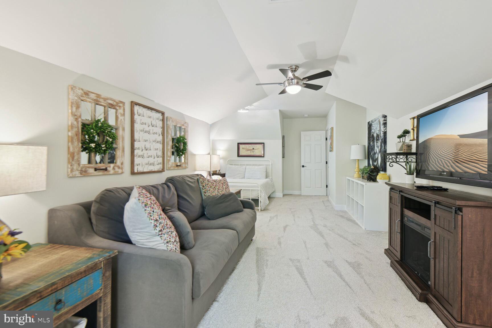 ESTATES AT LOWES - Residential