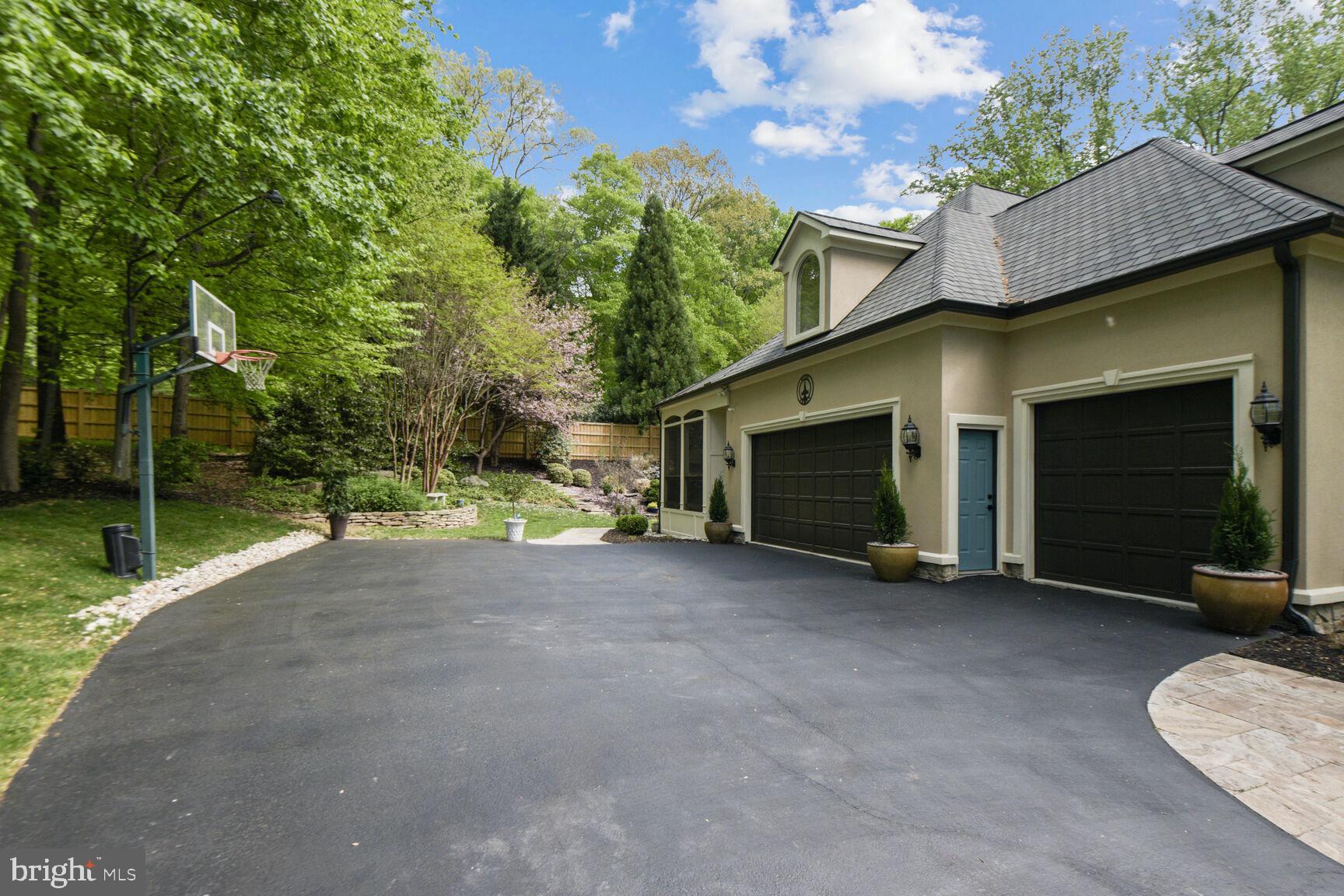 ESTATES AT LOWES - Residential