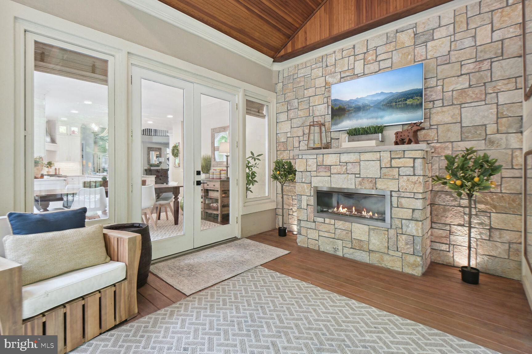 ESTATES AT LOWES - Residential