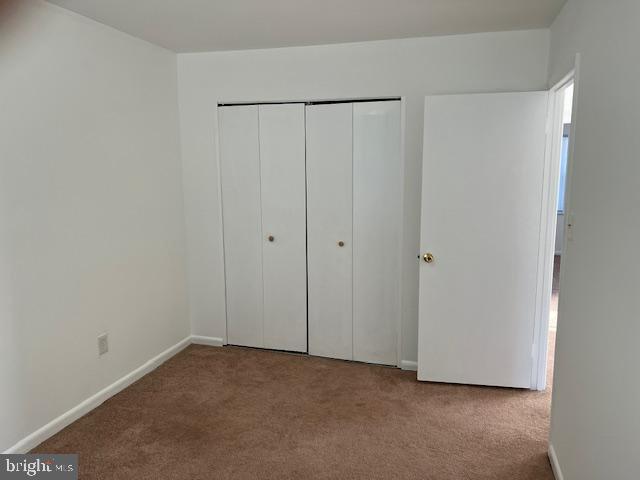 HALLFIELD MANOR - Residential Lease