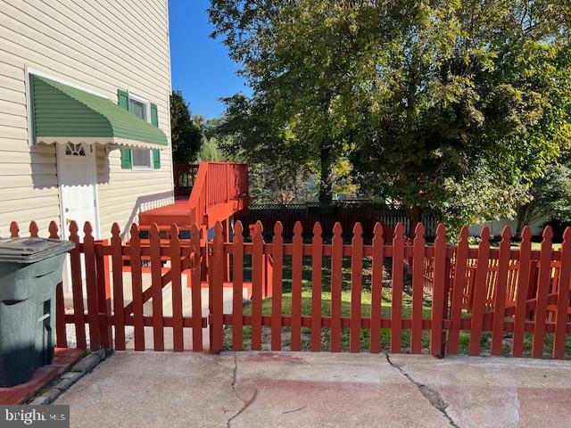 HALLFIELD MANOR - Residential Lease