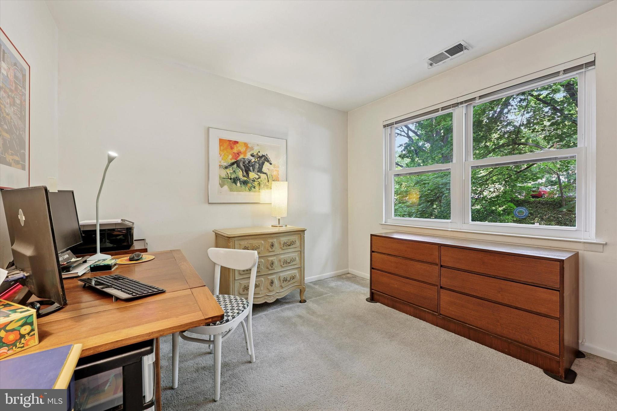 ROXBOROUGH - Residential