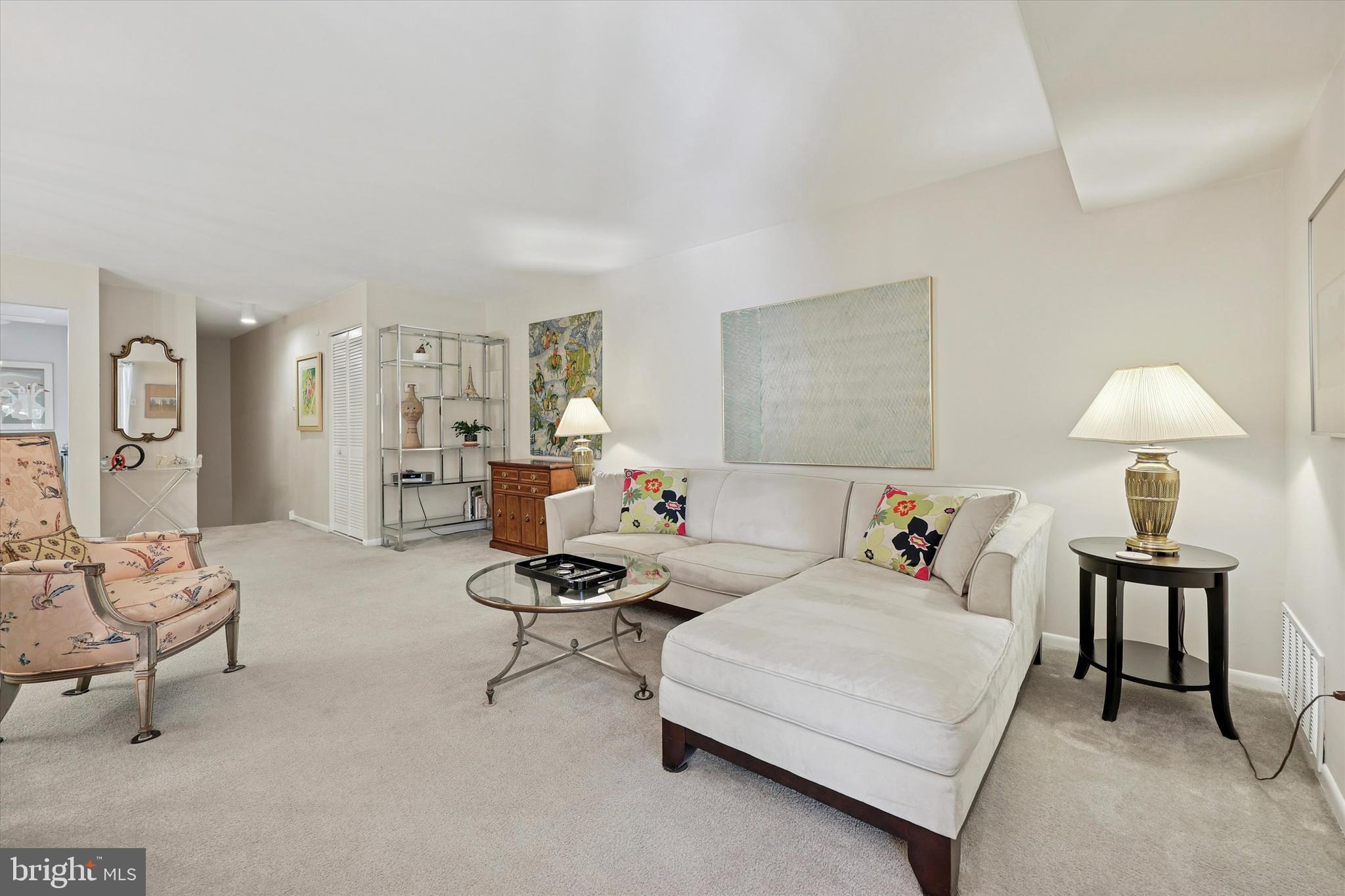 ROXBOROUGH - Residential