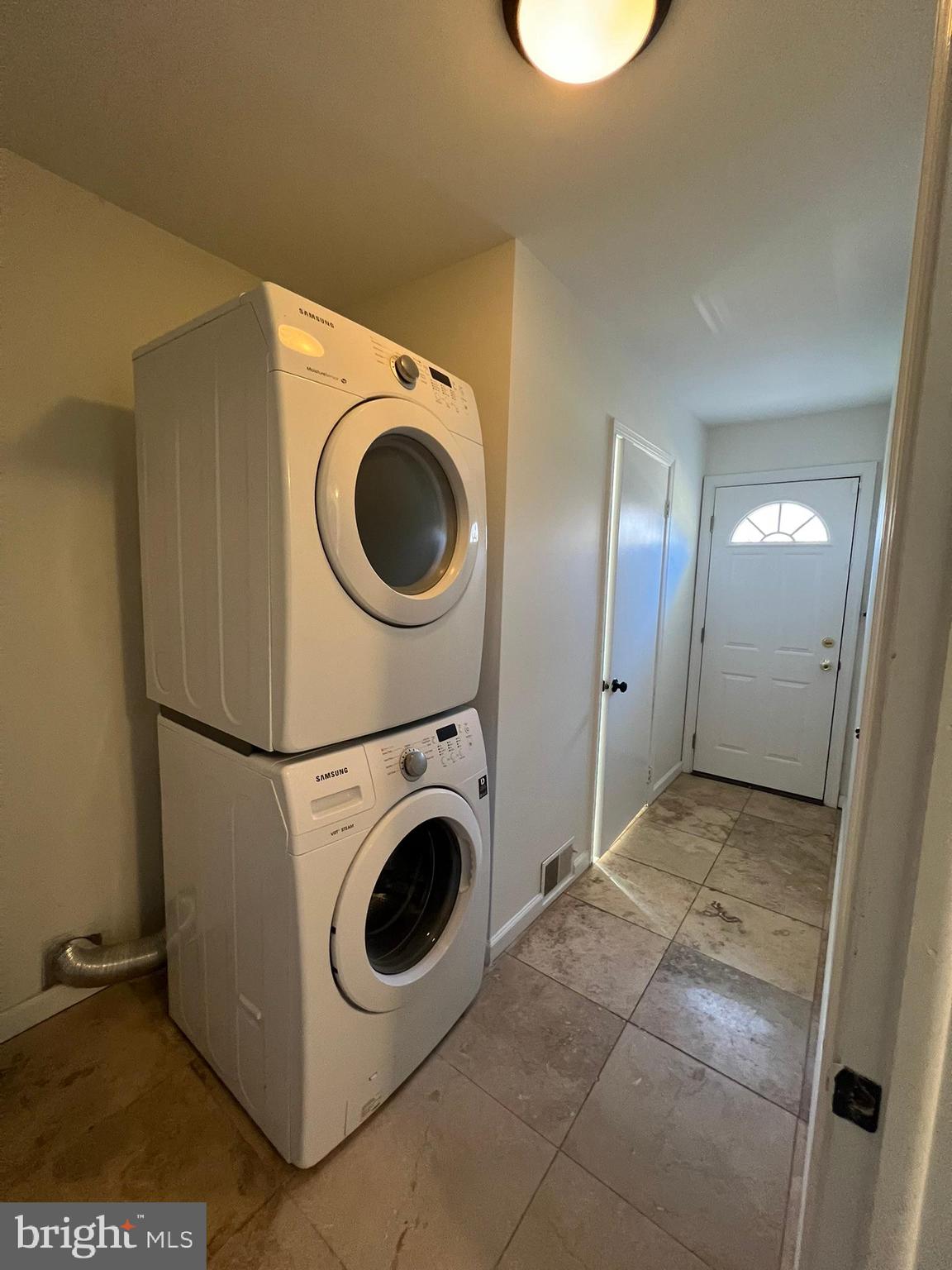 NEWTOWN SQ - Residential Lease