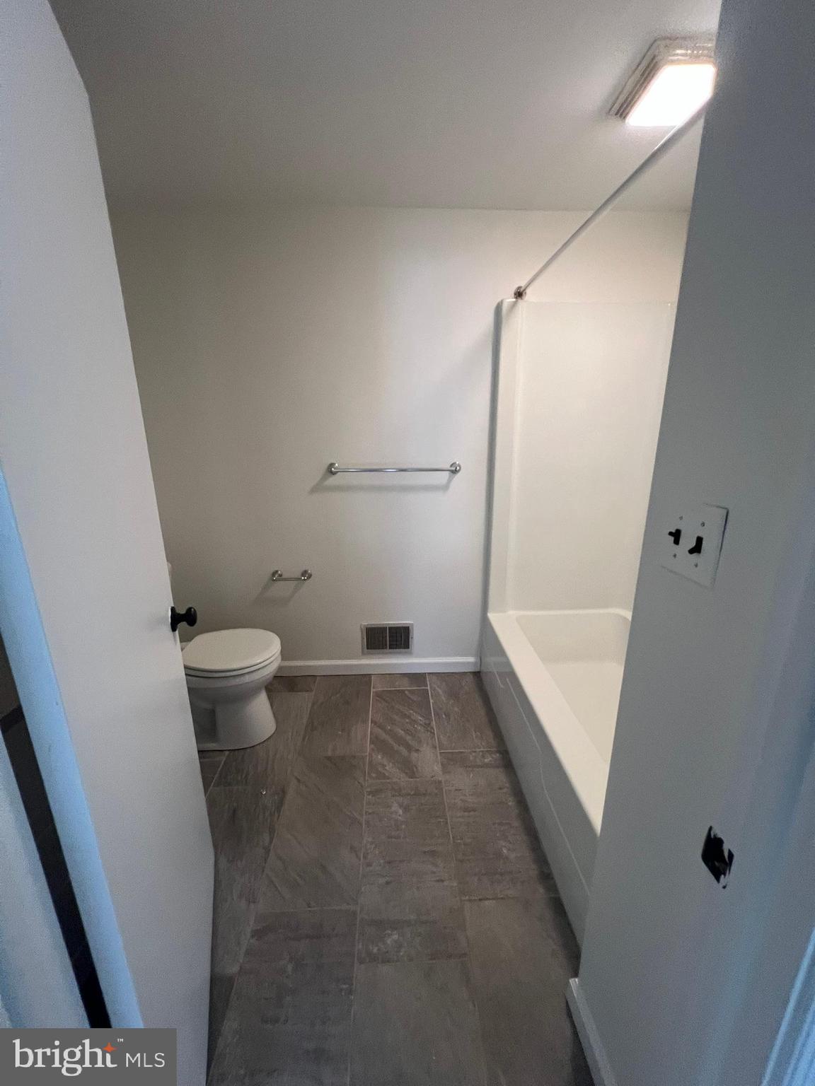 NEWTOWN SQ - Residential Lease