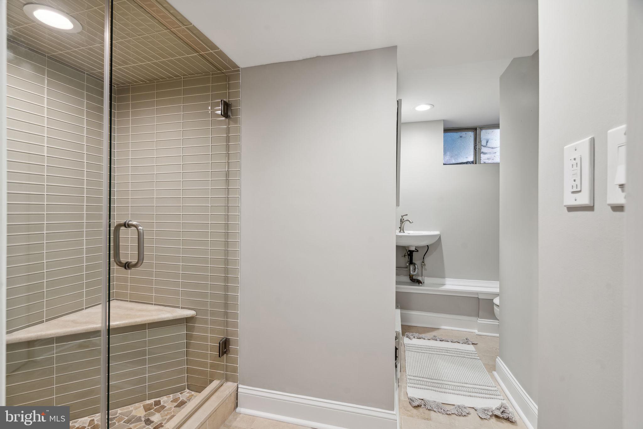 GIRARD ESTATES - Residential