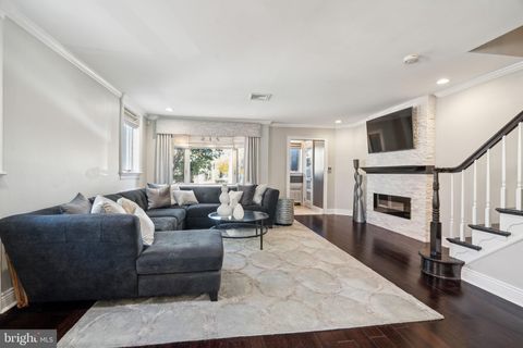 2022 W SHUNK STREET PHILADELPHIA PA 19145
