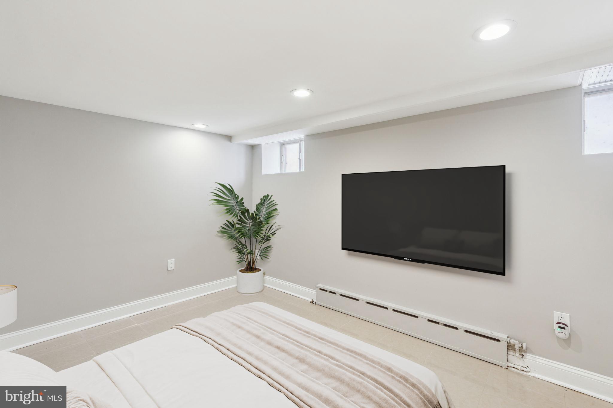 GIRARD ESTATES - Residential