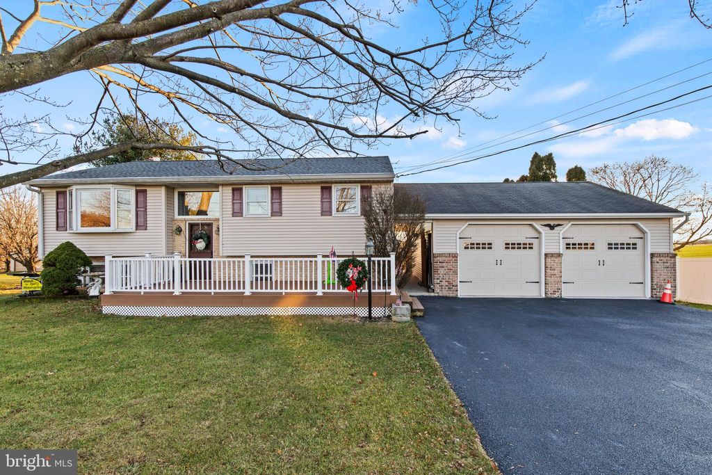 Photo of 440 Fairview Road, Manheim, PA 17545 (MLS # PALA2044846)