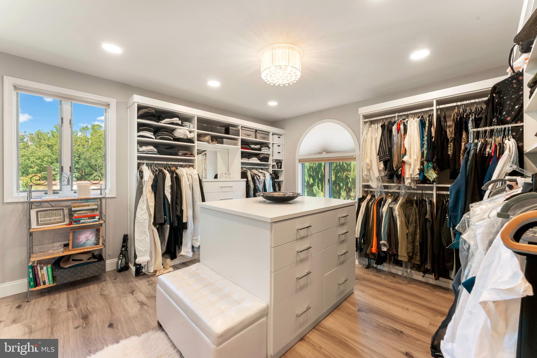 JUSTA FARMS - Residential