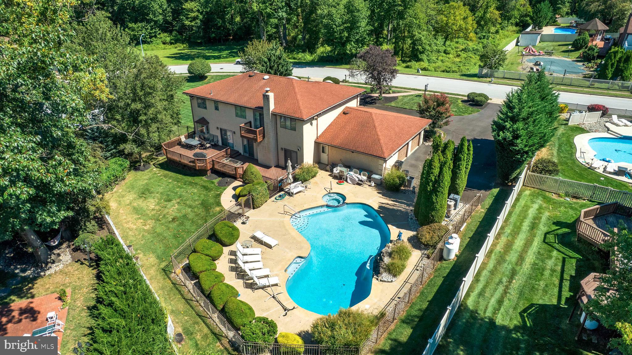 JUSTA FARMS - Residential