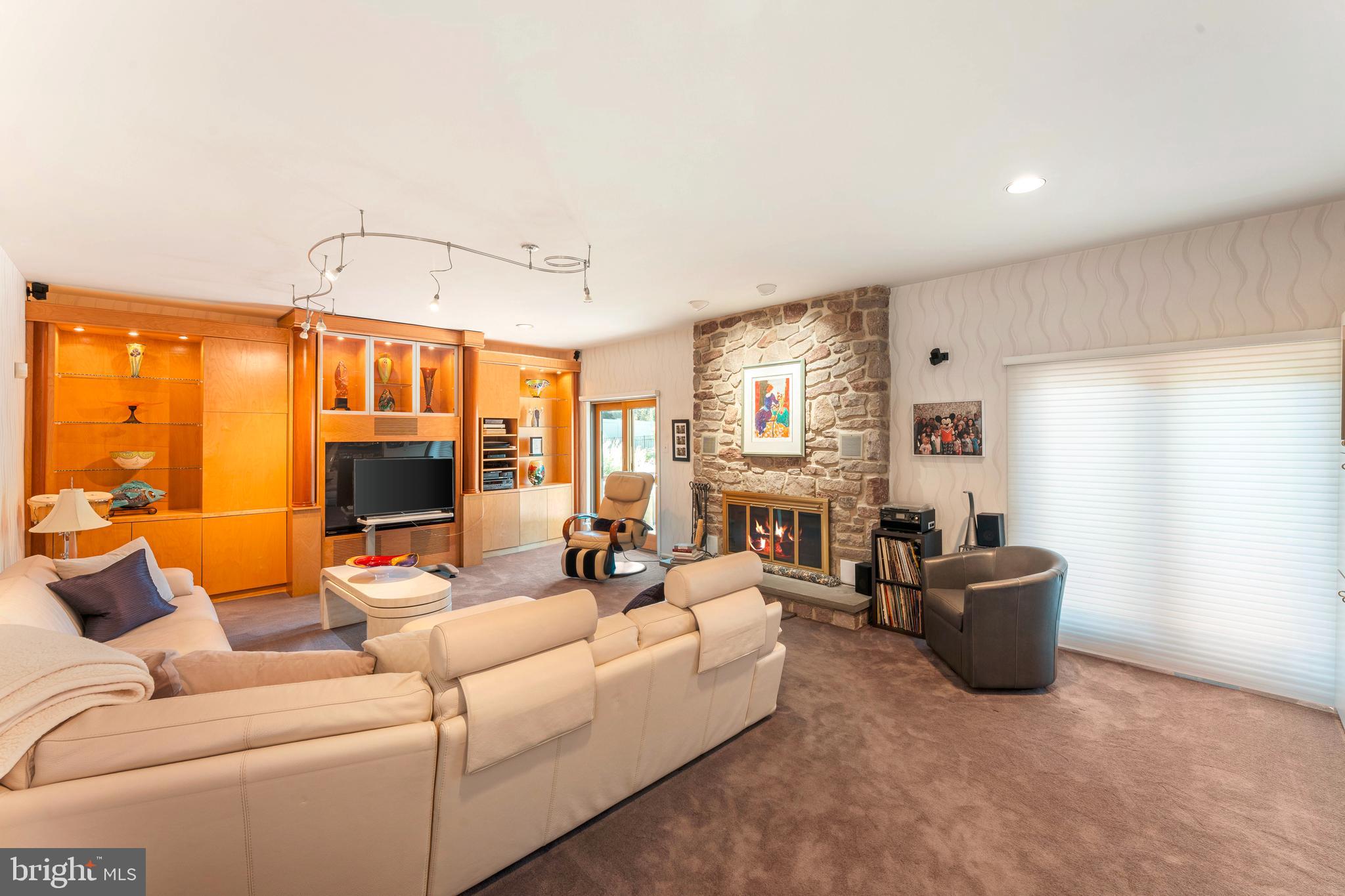 JUSTA FARMS - Residential