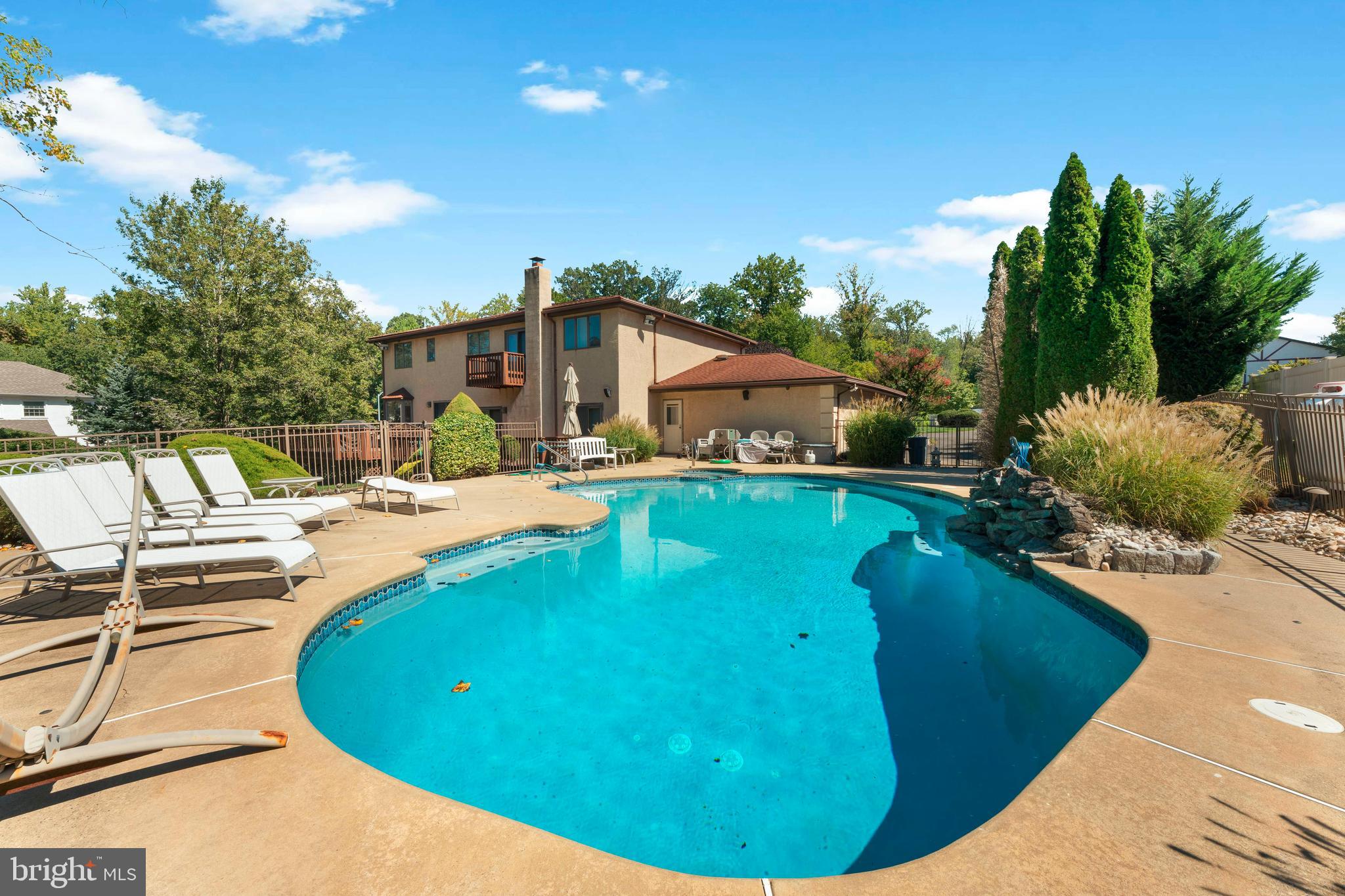 JUSTA FARMS - Residential