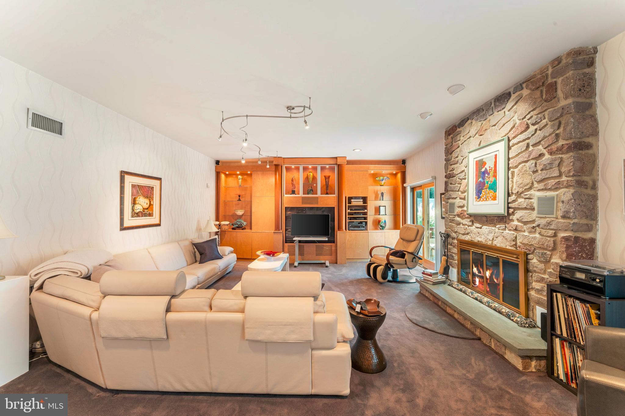 JUSTA FARMS - Residential