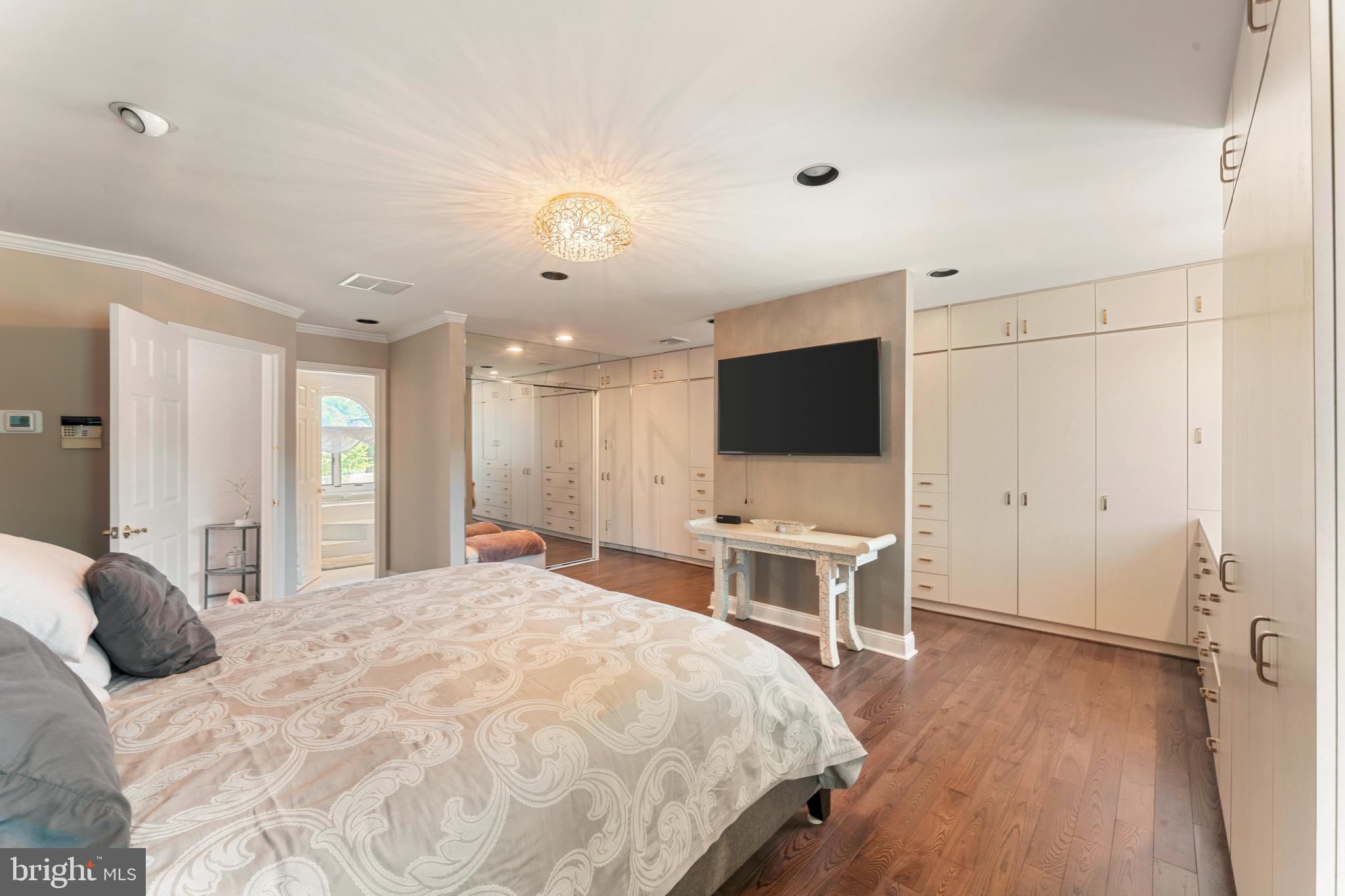 JUSTA FARMS - Residential