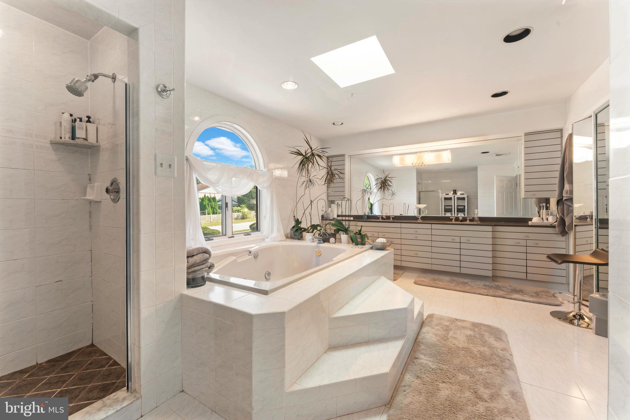 JUSTA FARMS - Residential